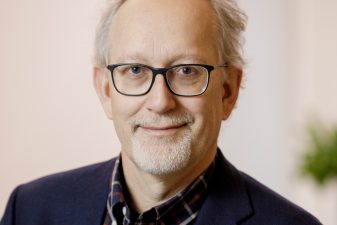 Porträttfoto på Olle Lundberg